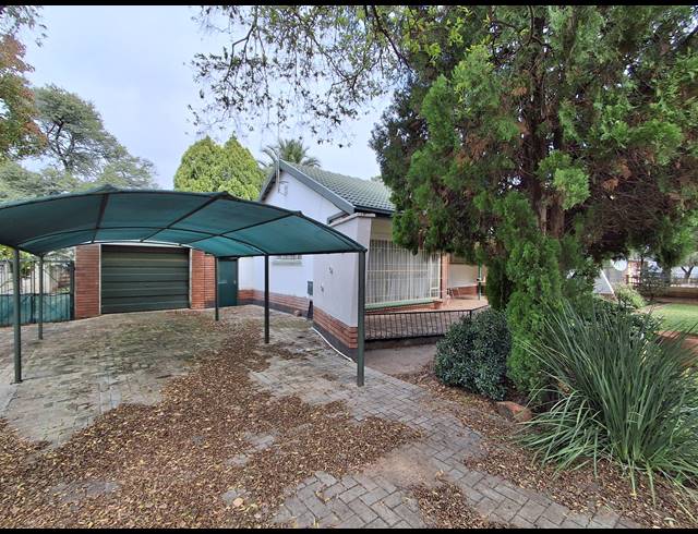 3 BEDROOM FREESTANDING FOR SALE IN ROOSHEUWEL